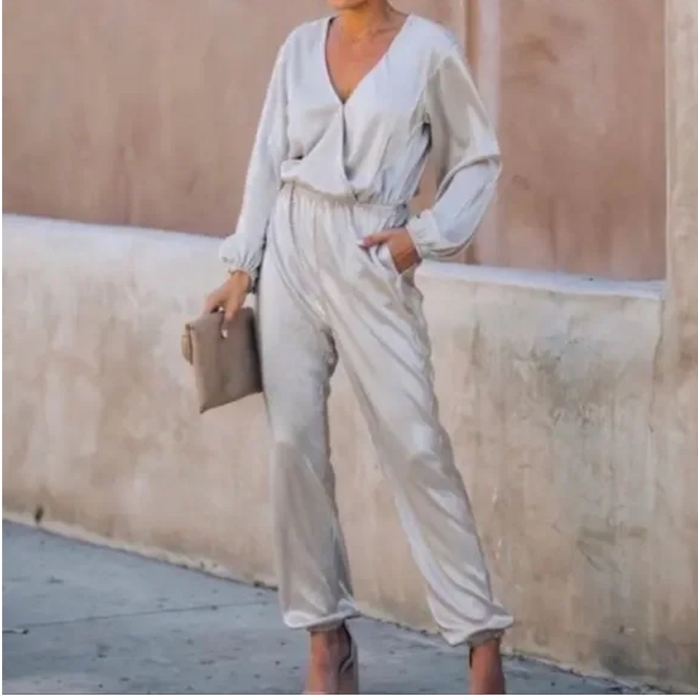 New AEOM Champagne Metallic Ribbed Holiday Dressy Jumpsuit Women’s S